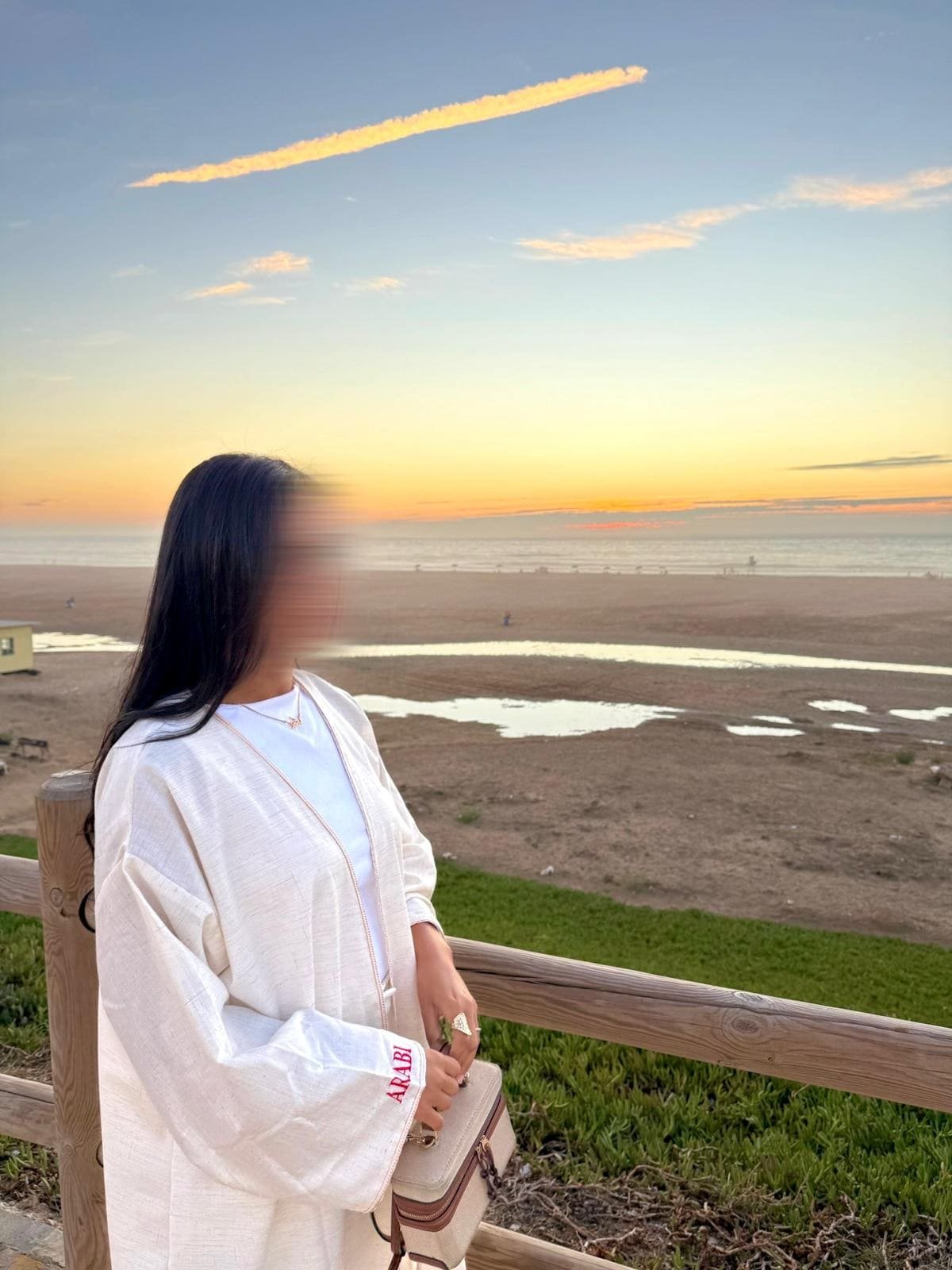 Soie de Minuit - White Abaya